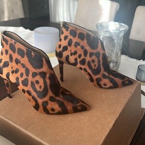 Leopard Pony hair ankle boot